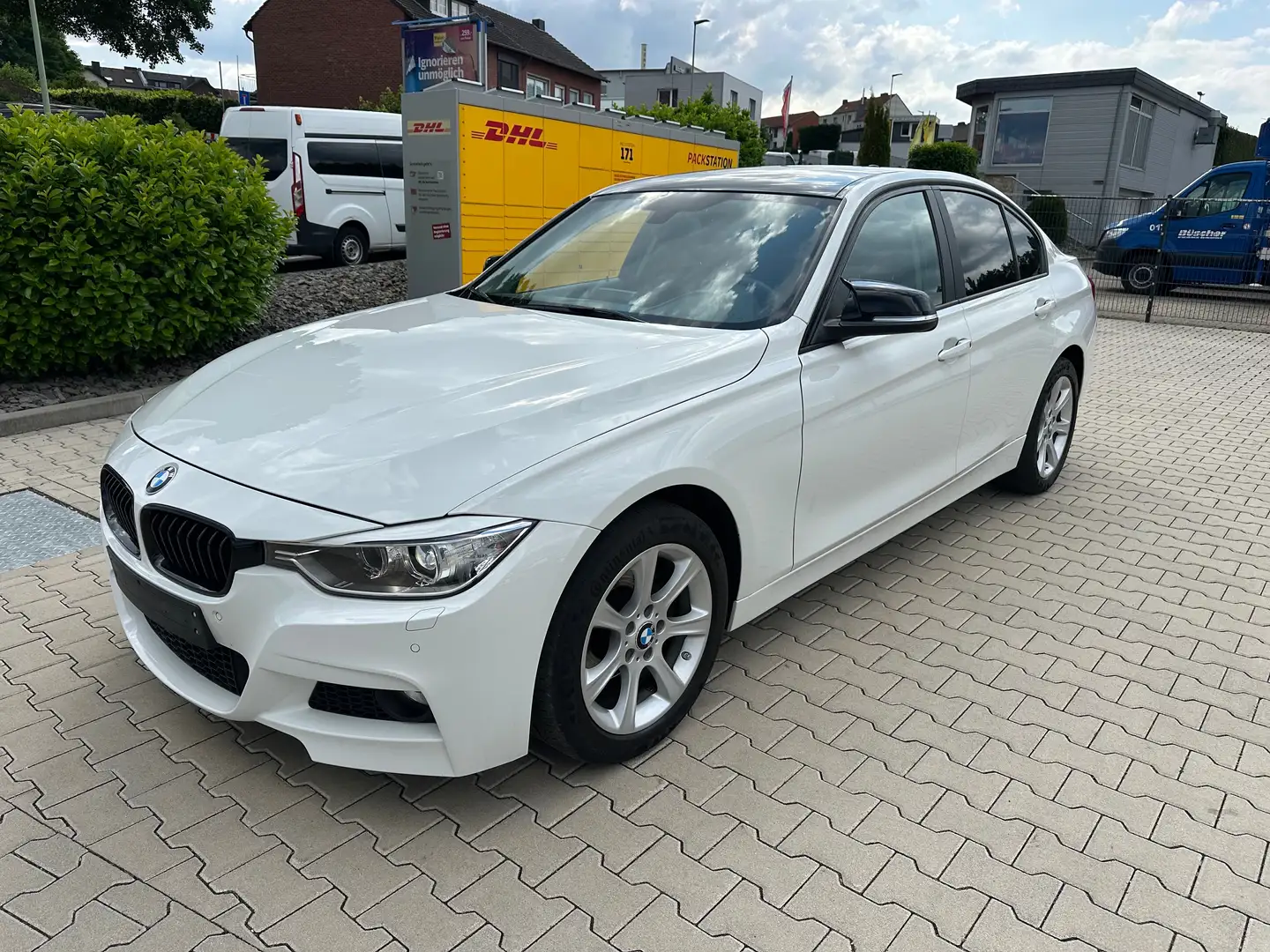 BMW 318 318 d M Sport Navi Xenon Euro 6 Blanc - 1
