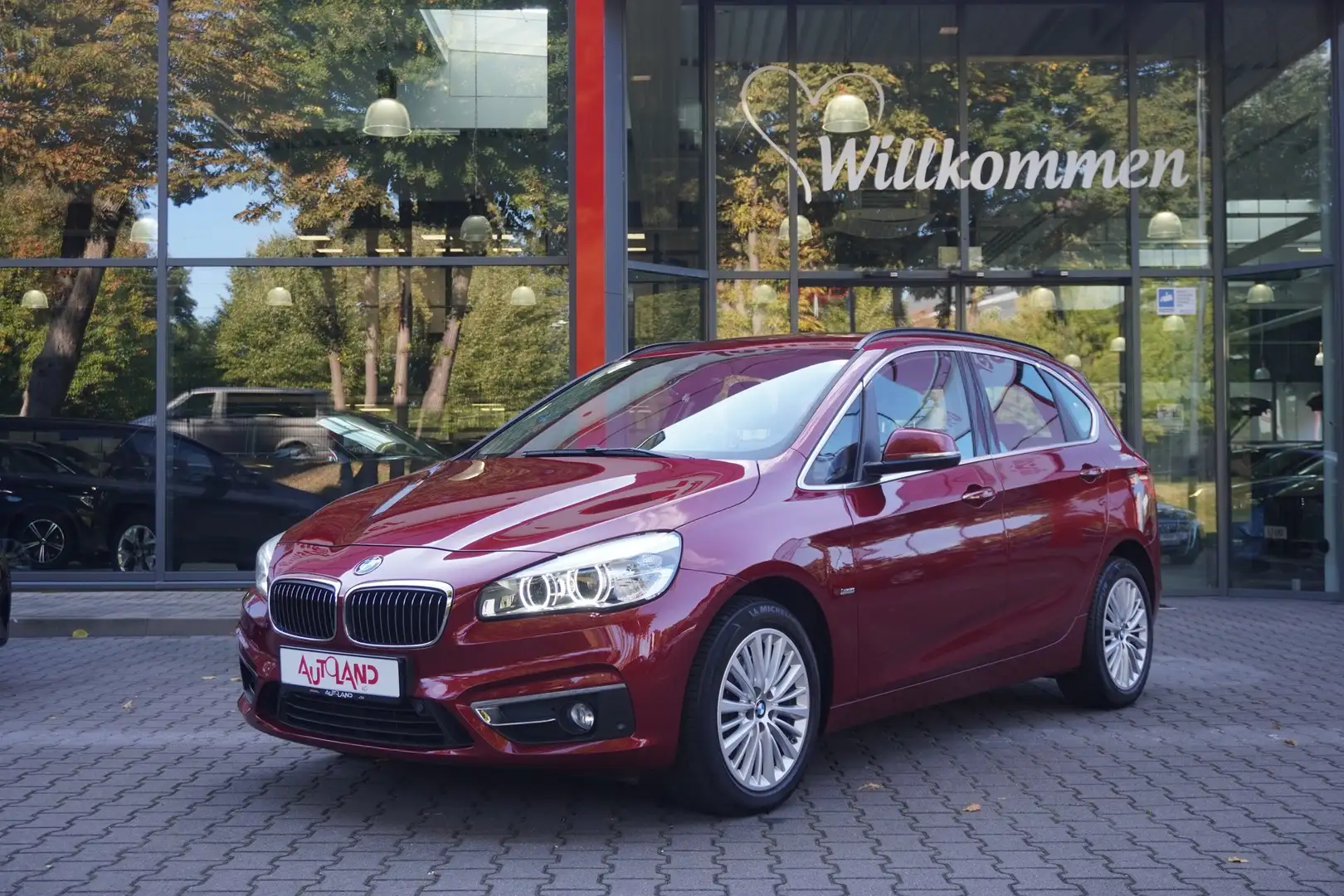 BMW 220 220d Active Tourer xDrive Luxury Line ACC Leder Rouge - 2
