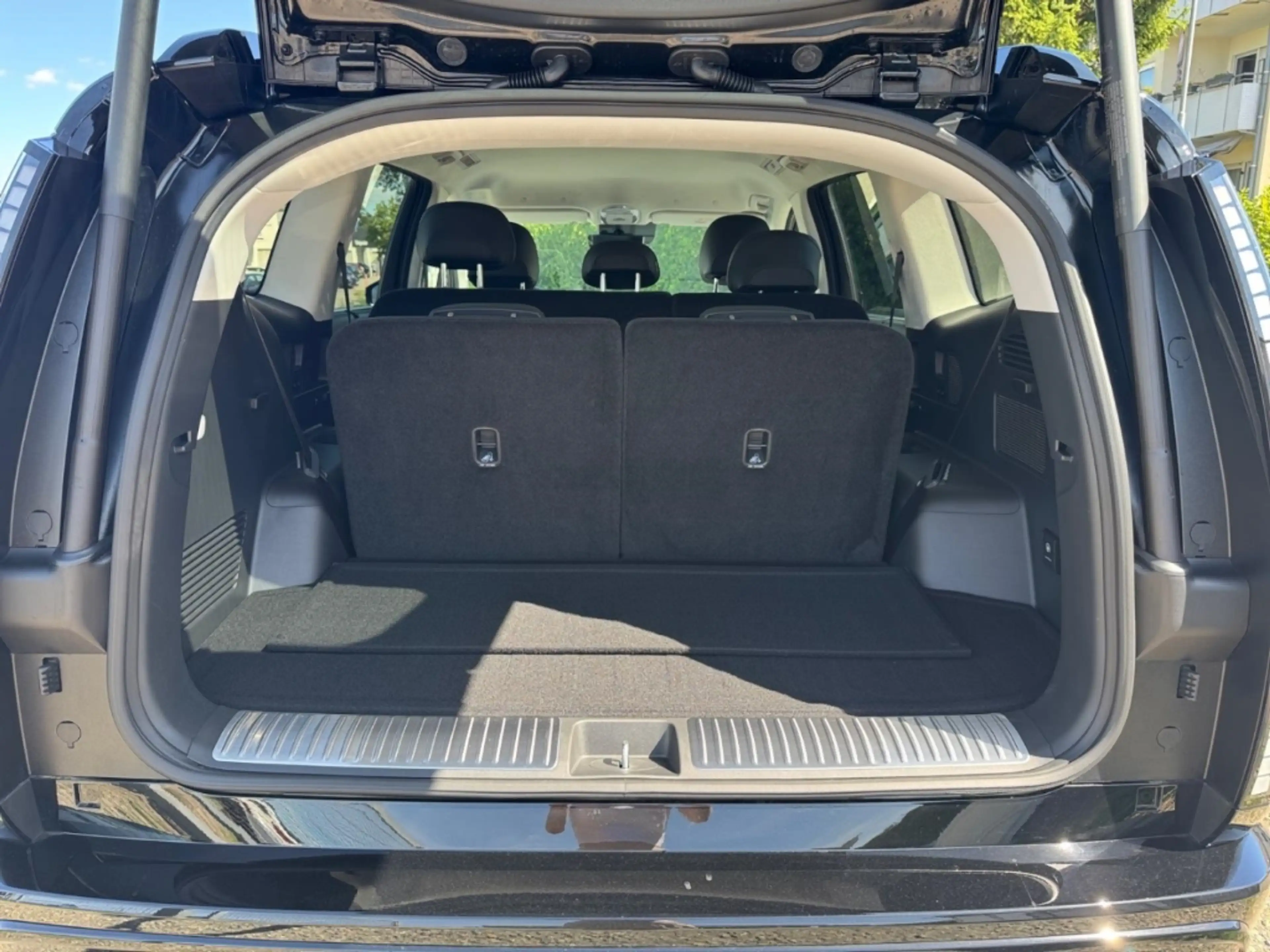 Hyundai IONIQ 9 Uniq 110kWh (226kW 307PS) 4WD 7-Sitzer — photo 12