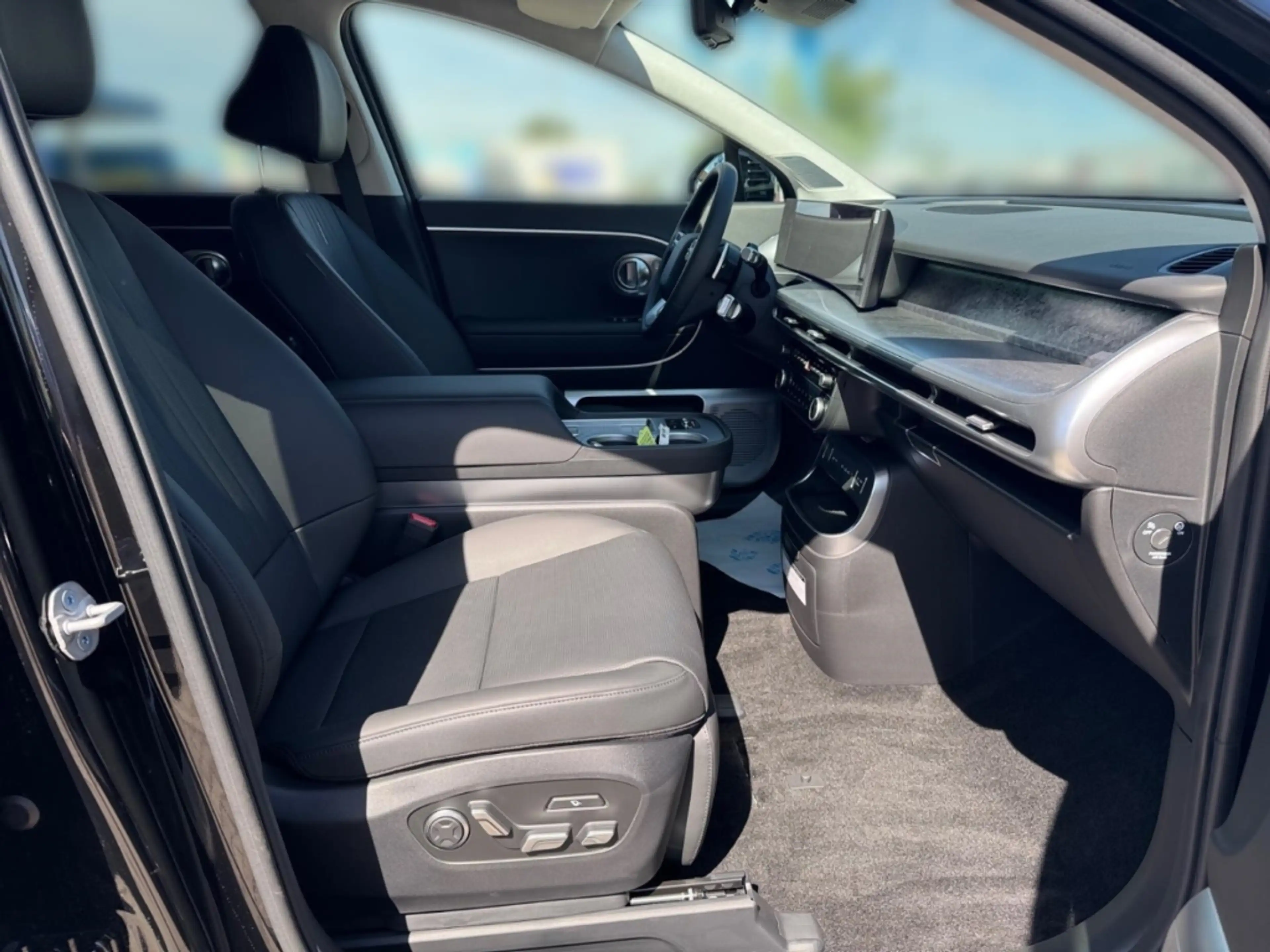 Hyundai IONIQ 9 Uniq 110kWh (226kW 307PS) 4WD 7-Sitzer — photo 14