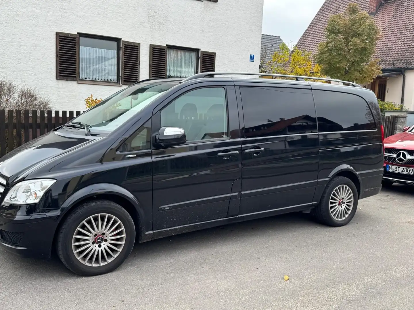 Mercedes-Benz Viano Viano 2.2 CDI DPF lang 4Matic Automatik Trend Edit Schwarz - 2