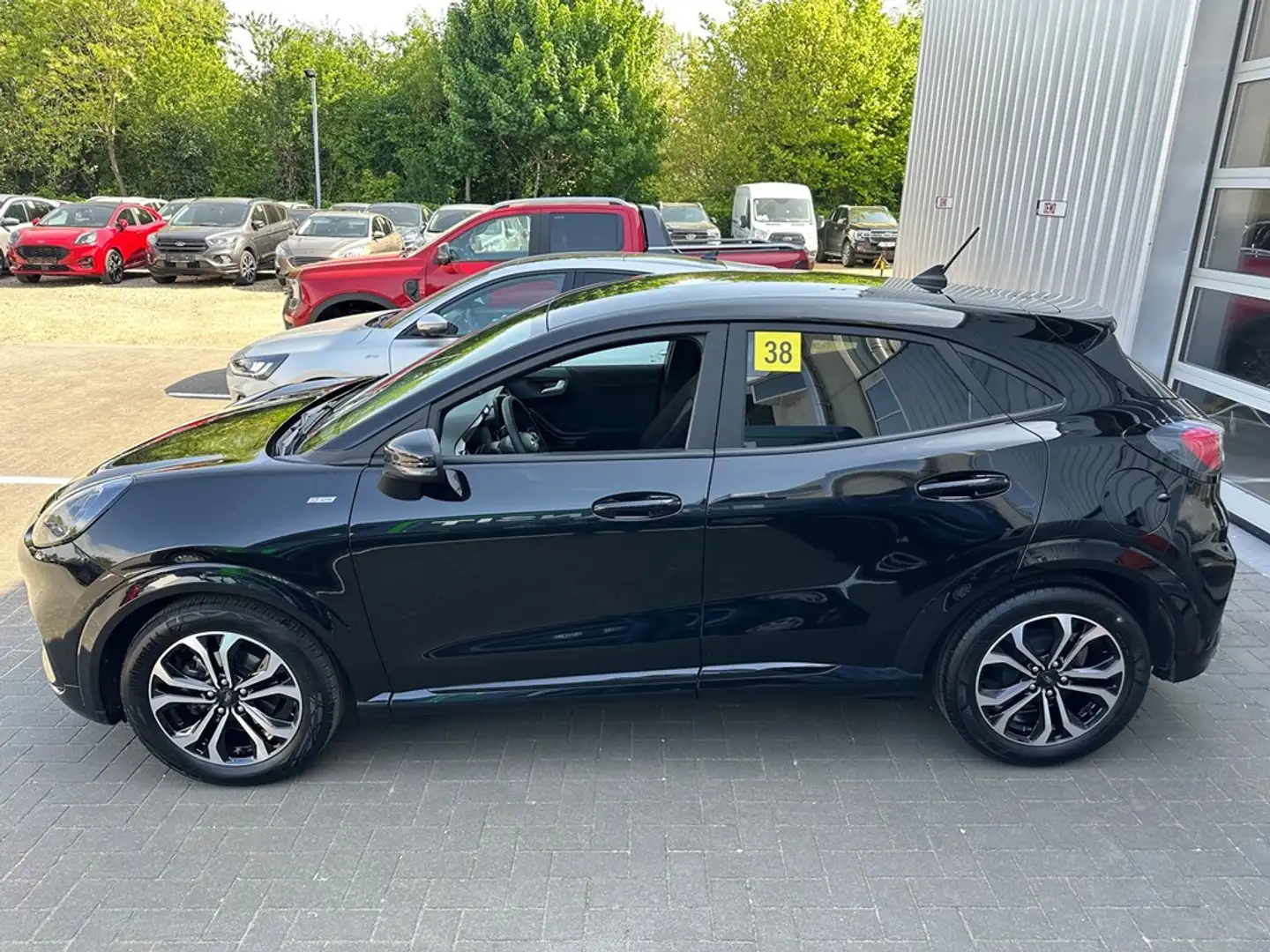 Ford Puma 1.0Mhev 125pk ST-Line+GPS+winter pack+parkh achter Zwart - 2