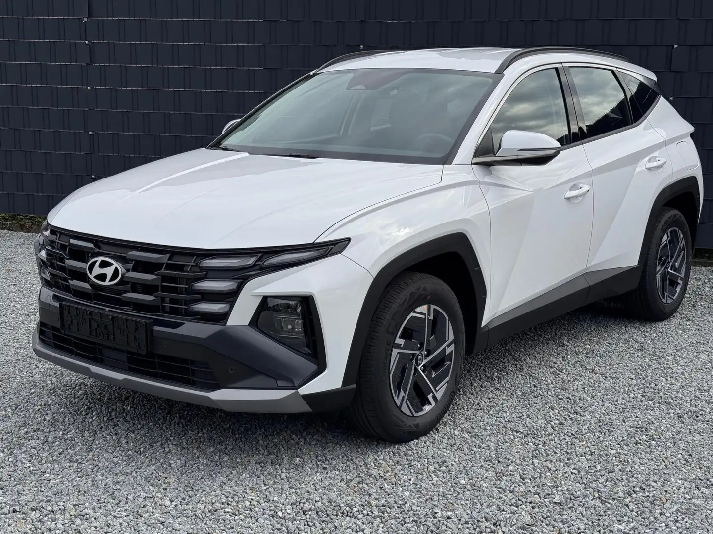 Hyundai TUCSON Family Automatik Weiß - 2