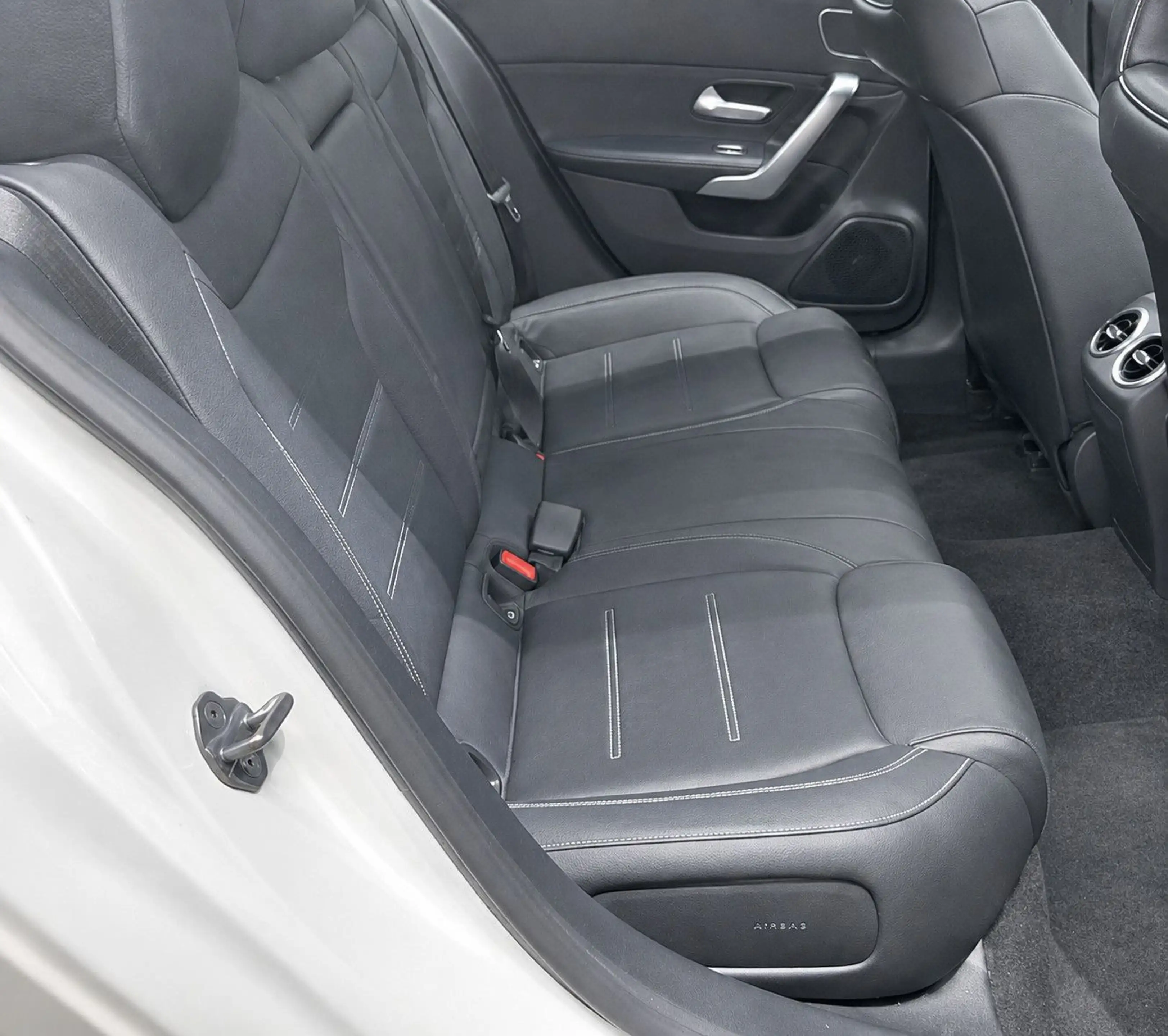 Mercedes-Benz A 250 DCT AMG Line Pano Sitzklima 360° Voll — photo 7