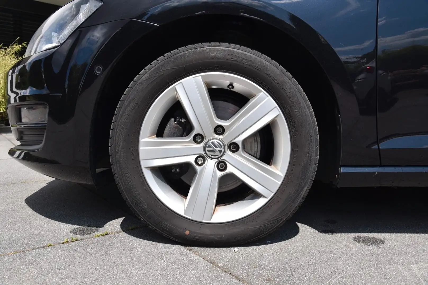 Volkswagen Golf VII Lim. Comfortline **SHZ/KLIMAAUTOMATIK** Negro - 2