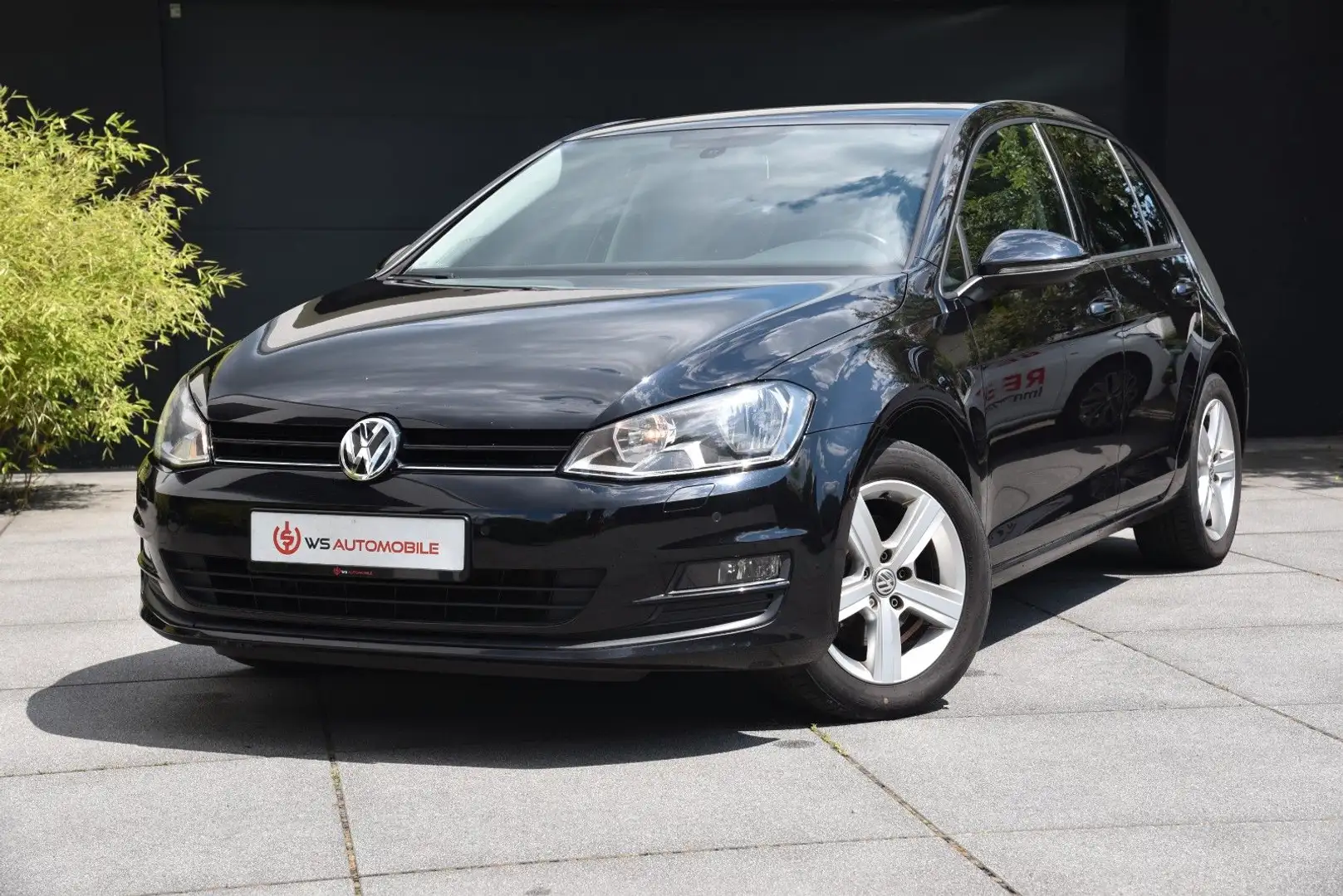 Volkswagen Golf VII Lim. Comfortline **SHZ/KLIMAAUTOMATIK** Negro - 1