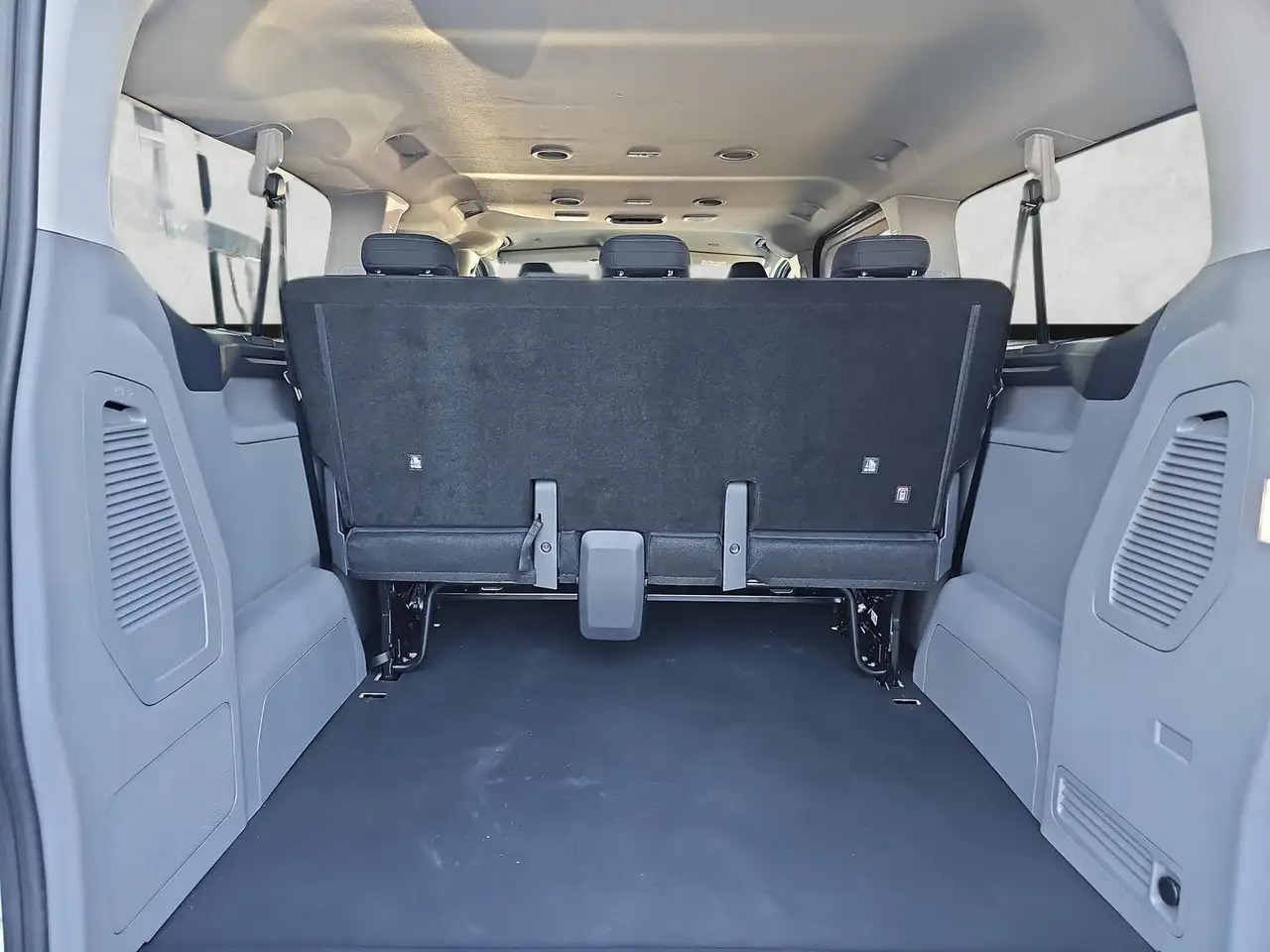 Ford Transit Custom L2 Combi 2.0 EB Trend 9 Sitzer 15