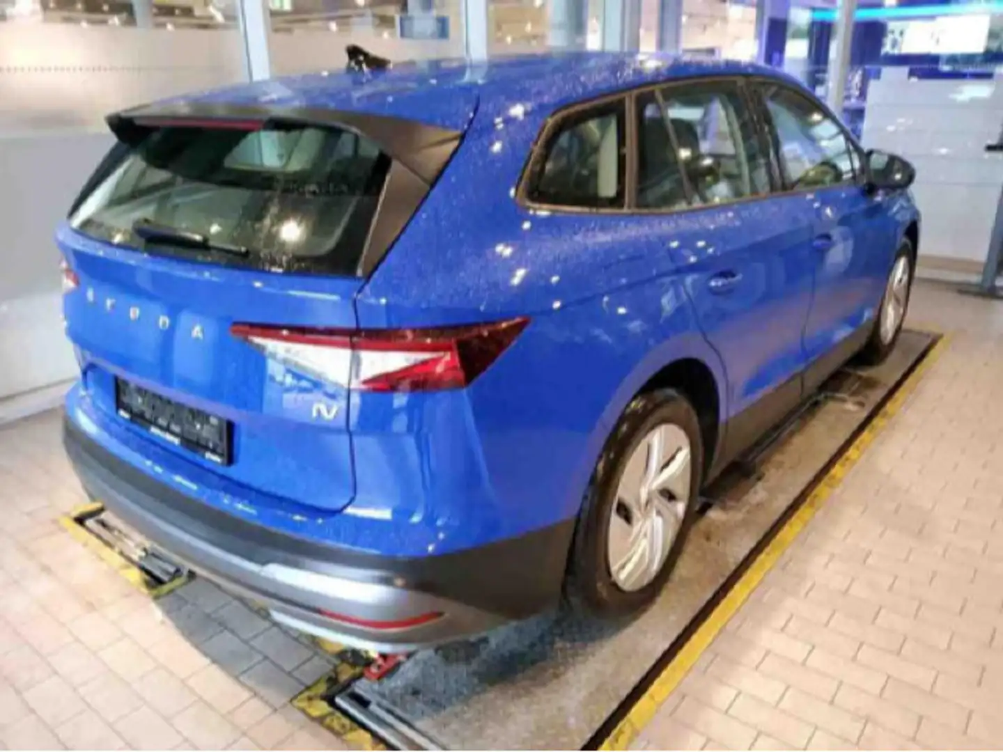 Skoda Enyaq FrontAssist LED Blau - 2