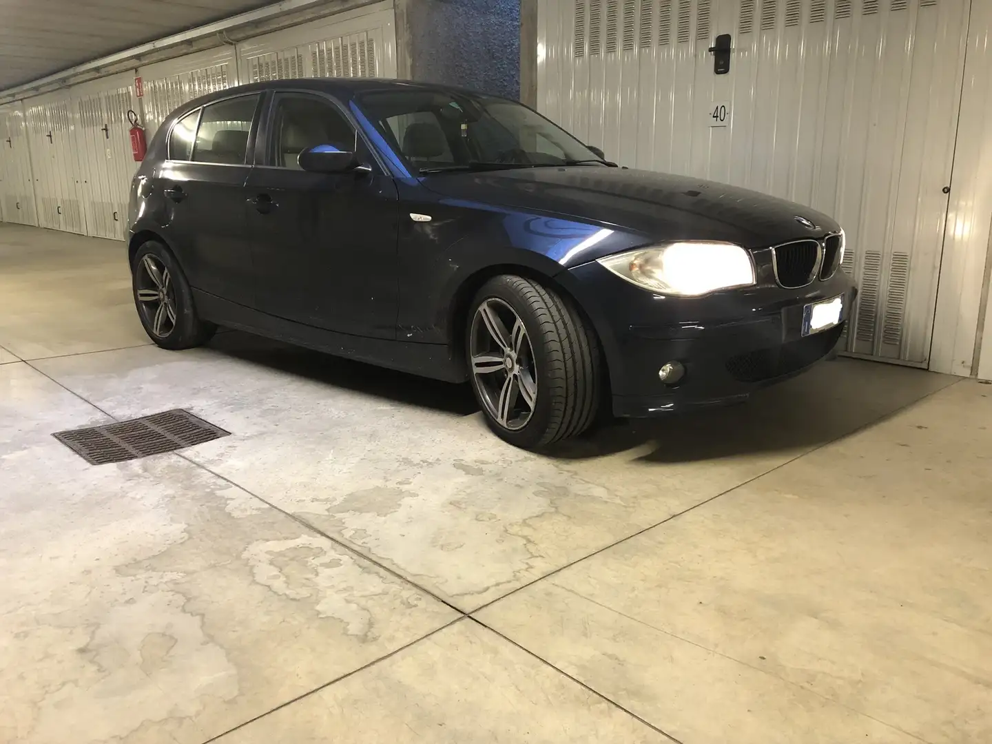 BMW 118 118d Attiva - 1