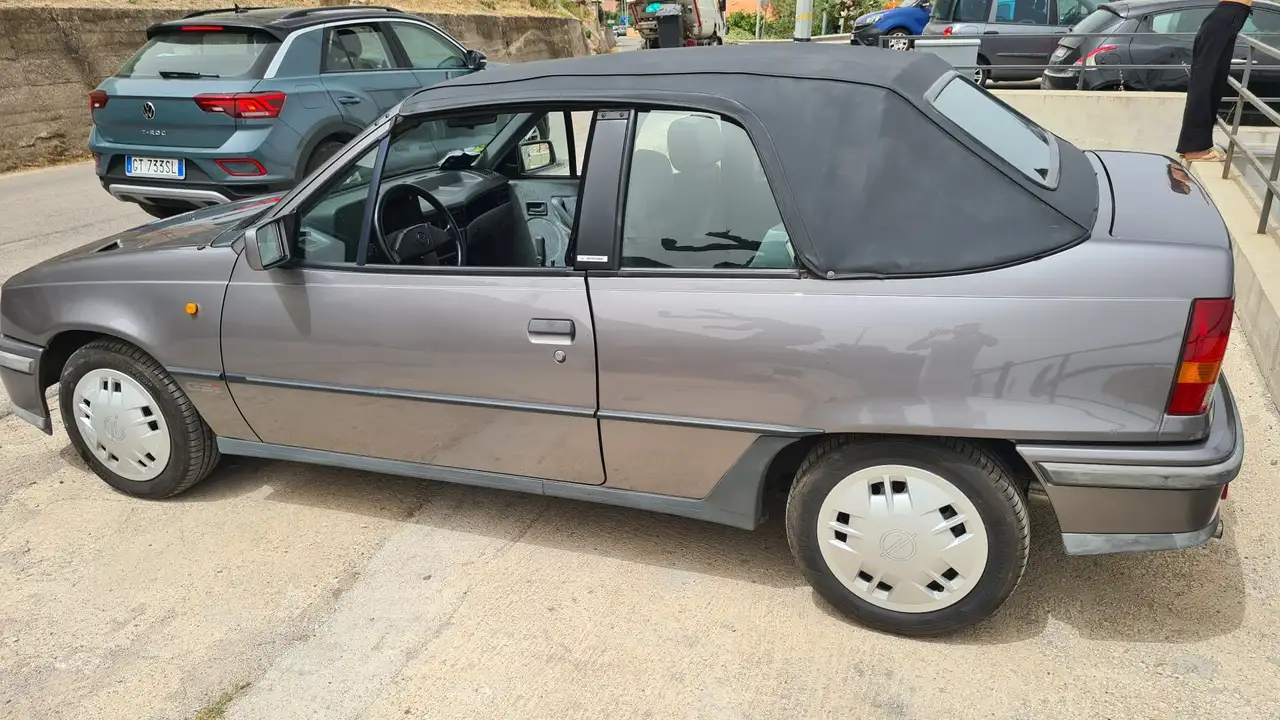 Opel Kadett Cabrio 2.0i GSI, foto 10