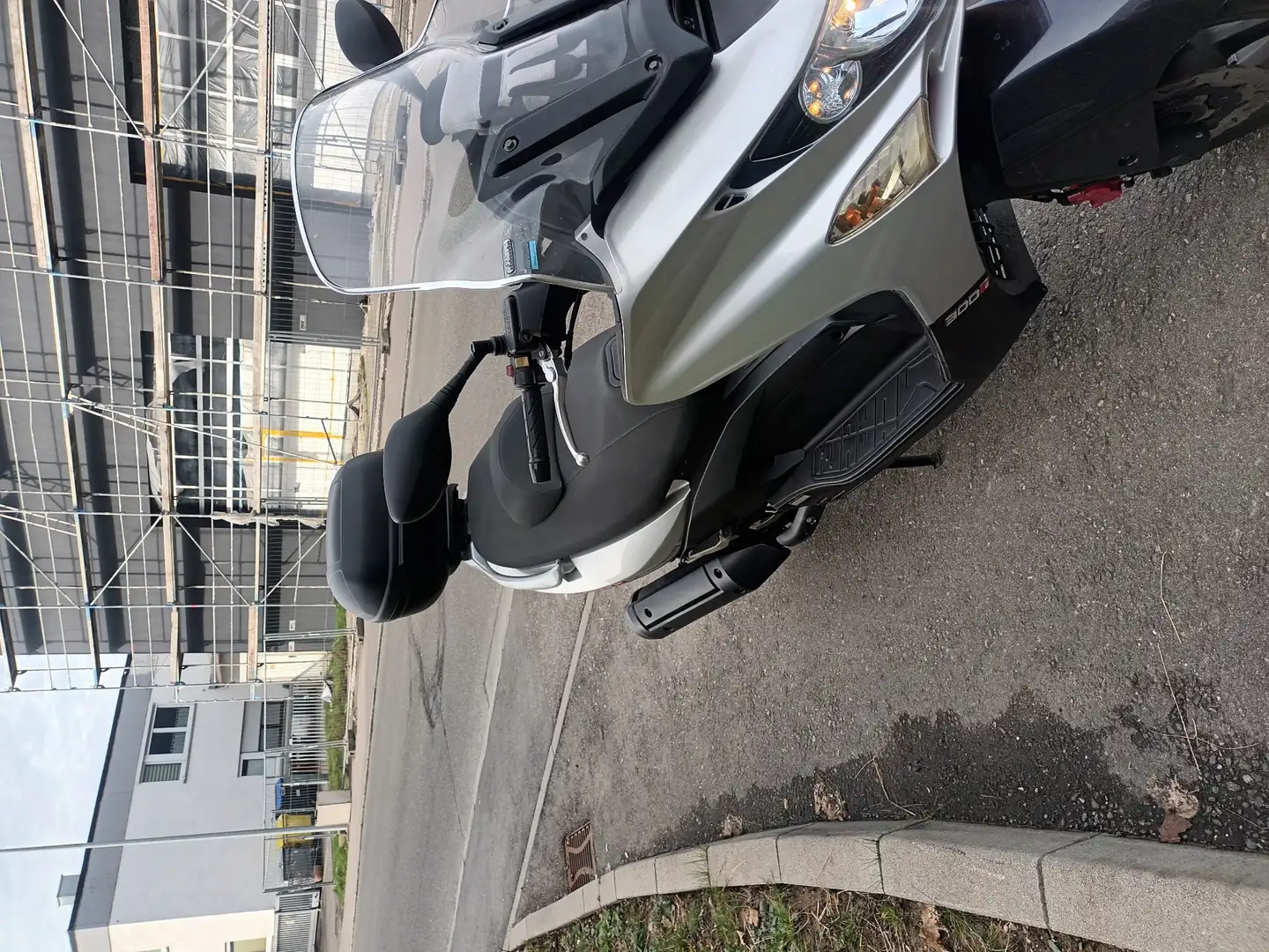 Kymco Xciting 300i Argent - 1