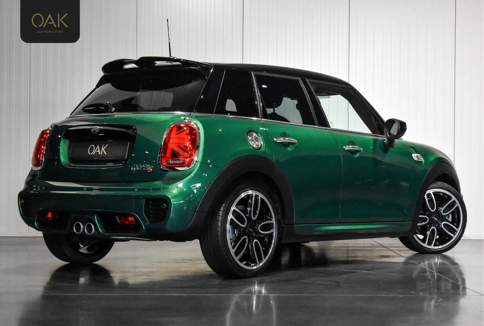 MINI John Cooper Works Mini 2.0 S Aut. | JCW-Trim | Navigatie | Lounge Le Groen - 2