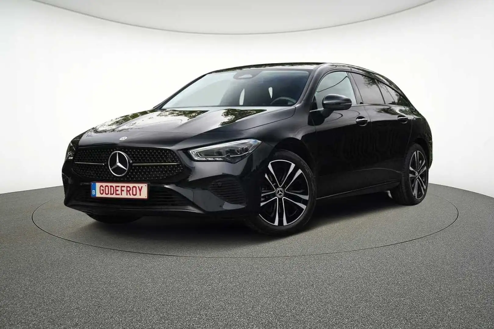Mercedes-Benz CLA 180 Shooting Brake Multibeam / keyless / 360° / nightp Zwart - 1