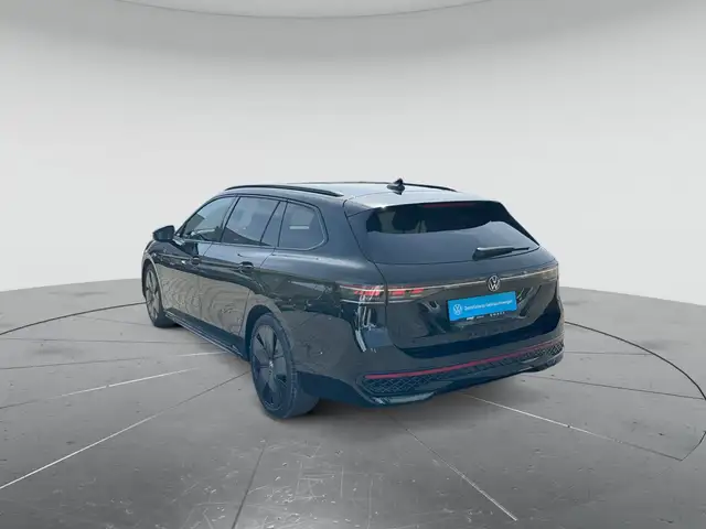 Volkswagen Passat view 3