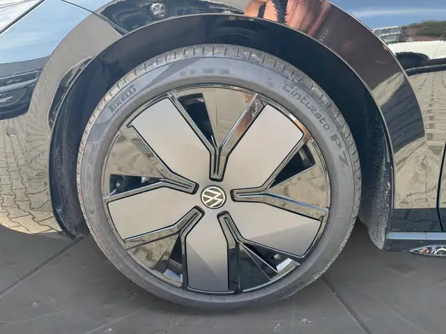 Volkswagen Passat view 15