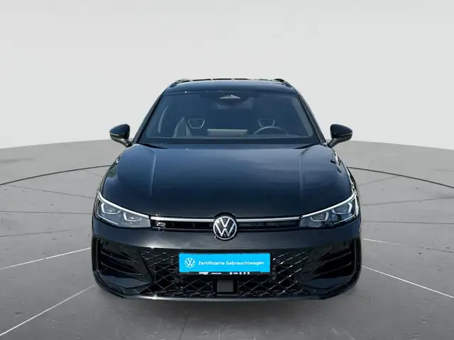 Volkswagen Passat view 2