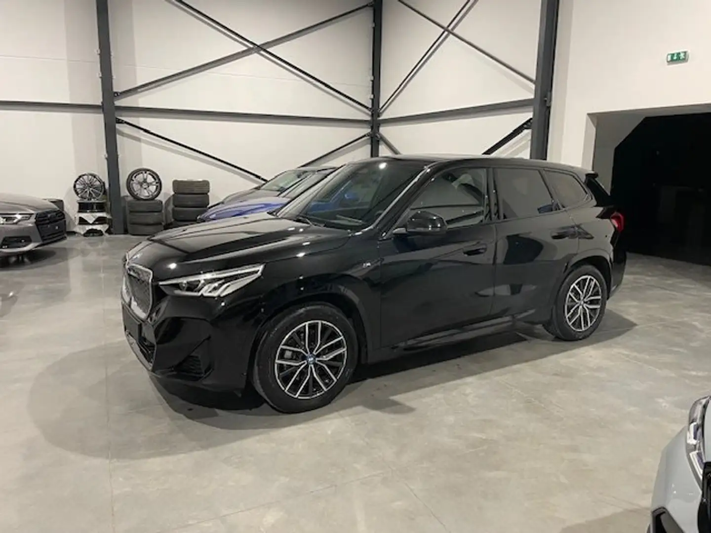 BMW iX1 iX1 eDrive20 M-Pack met Garantie Noir - 2