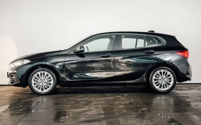 BMW 1 Series view 2