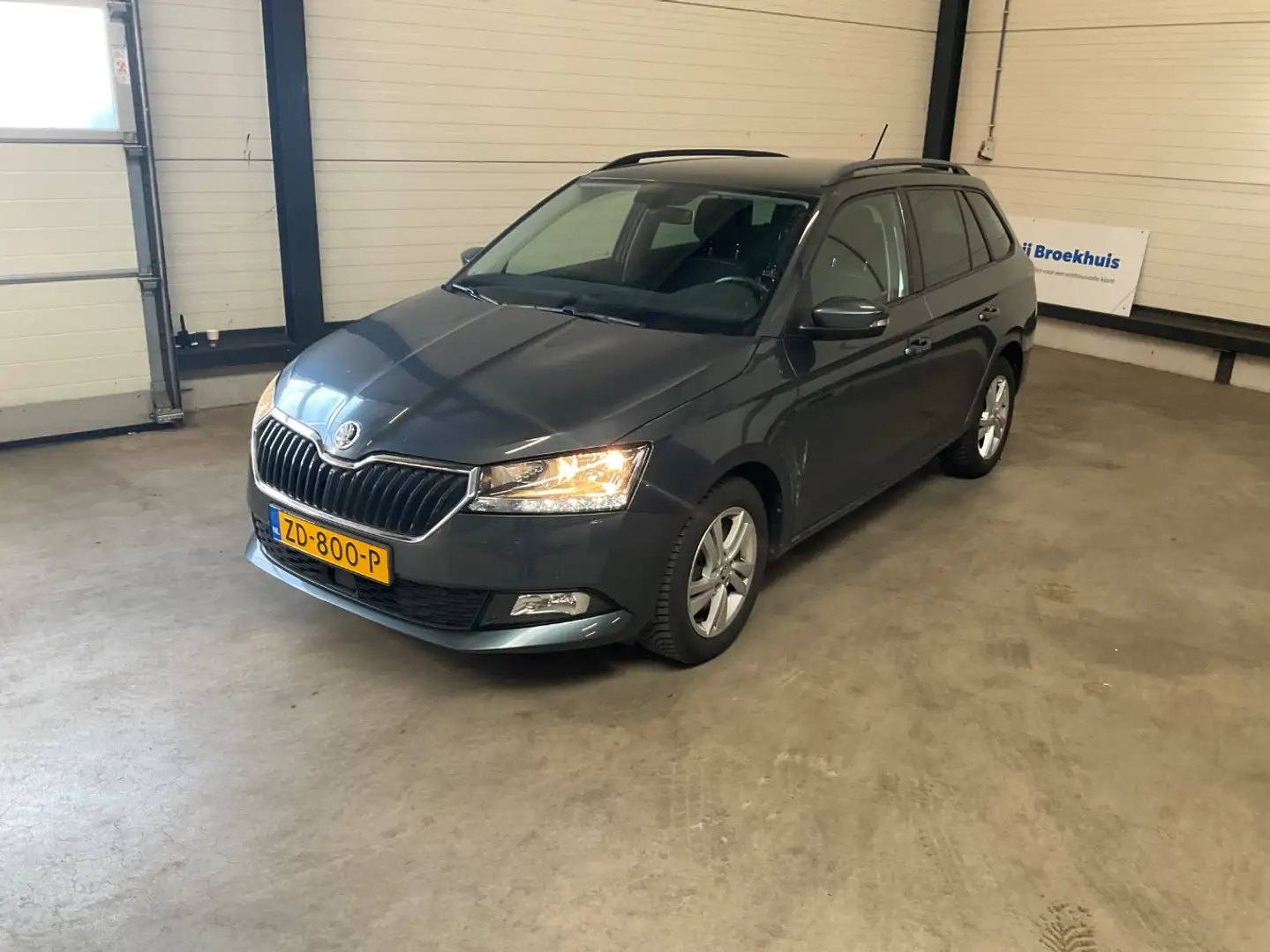 Skoda Fabia Combi 1.0 TSI Style | Achteruitrijcamera | Airco ( Gris - 1