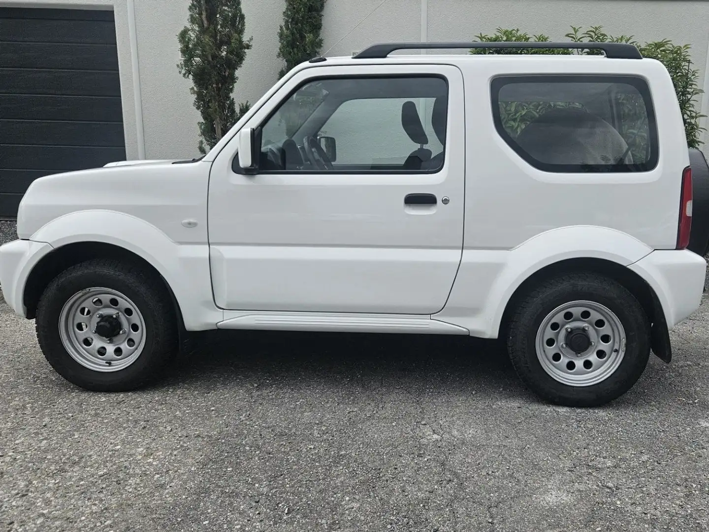 Suzuki Jimny 4 x4 mit AHK, org. 42000 km Alb - 1