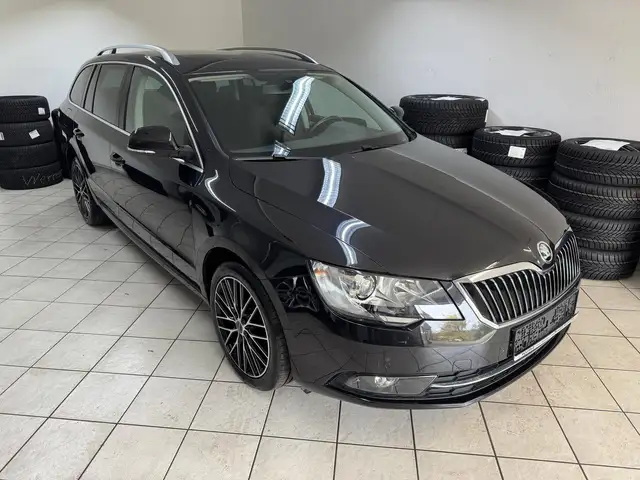 Skoda Superb 2.0 TDI (140PS) SCHIEBEDACH/ALU/NAVI 2.0 TDI 10...