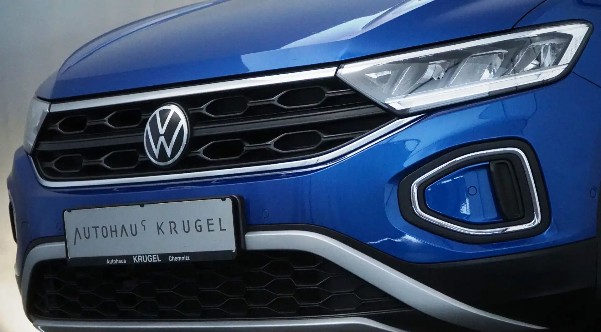 Volkswagen T-Roc Life mit Standheizung! Ravennblau! Blau - 2