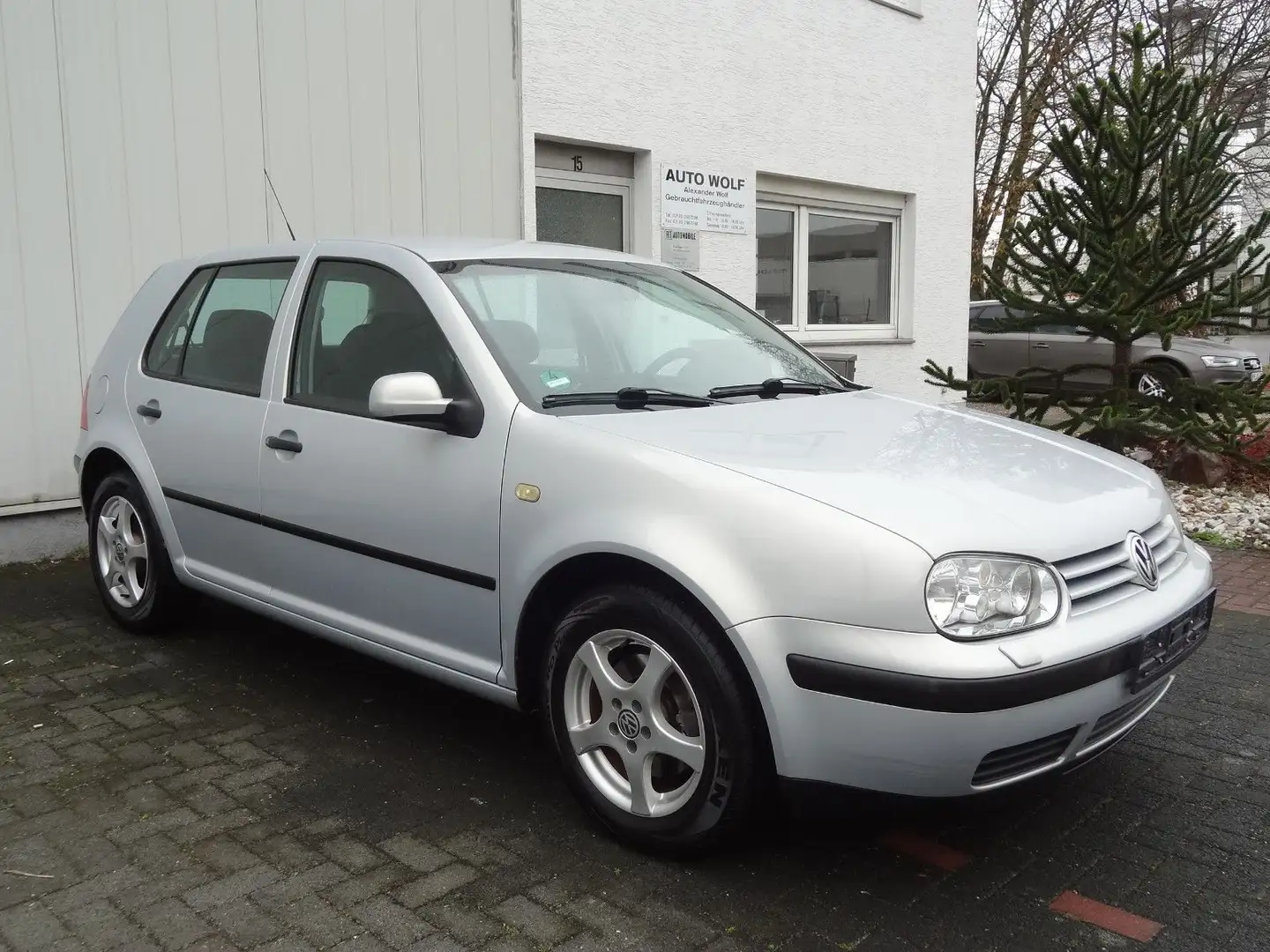 Volkswagen Golf 2.0 Comfortline/Sitzheizung/Klimaautomatik/ Argento - 1