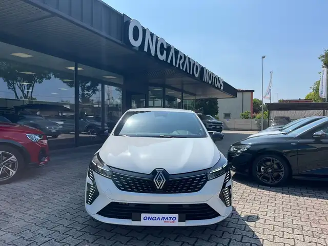 Renault Clio view 2
