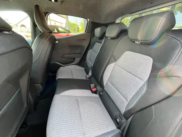 Renault Clio view 14