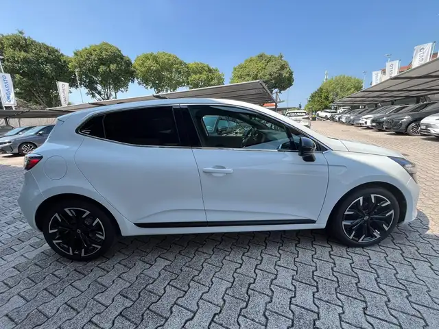 Renault Clio view 4