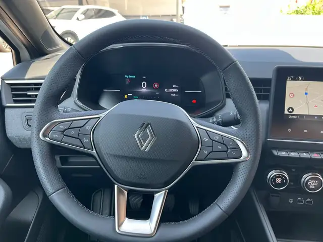 Renault Clio view 8