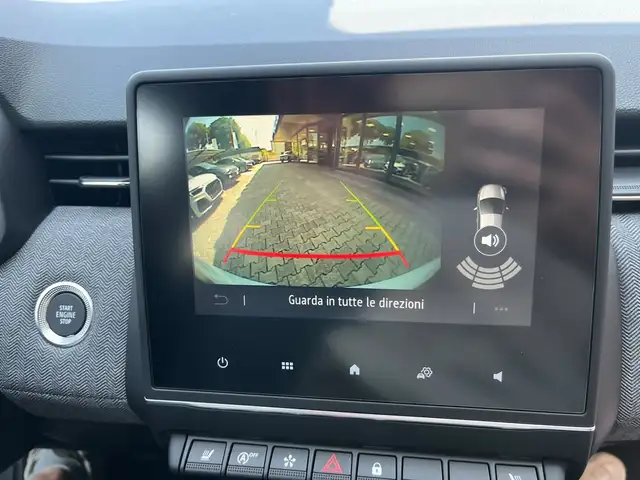 Renault Clio view 11