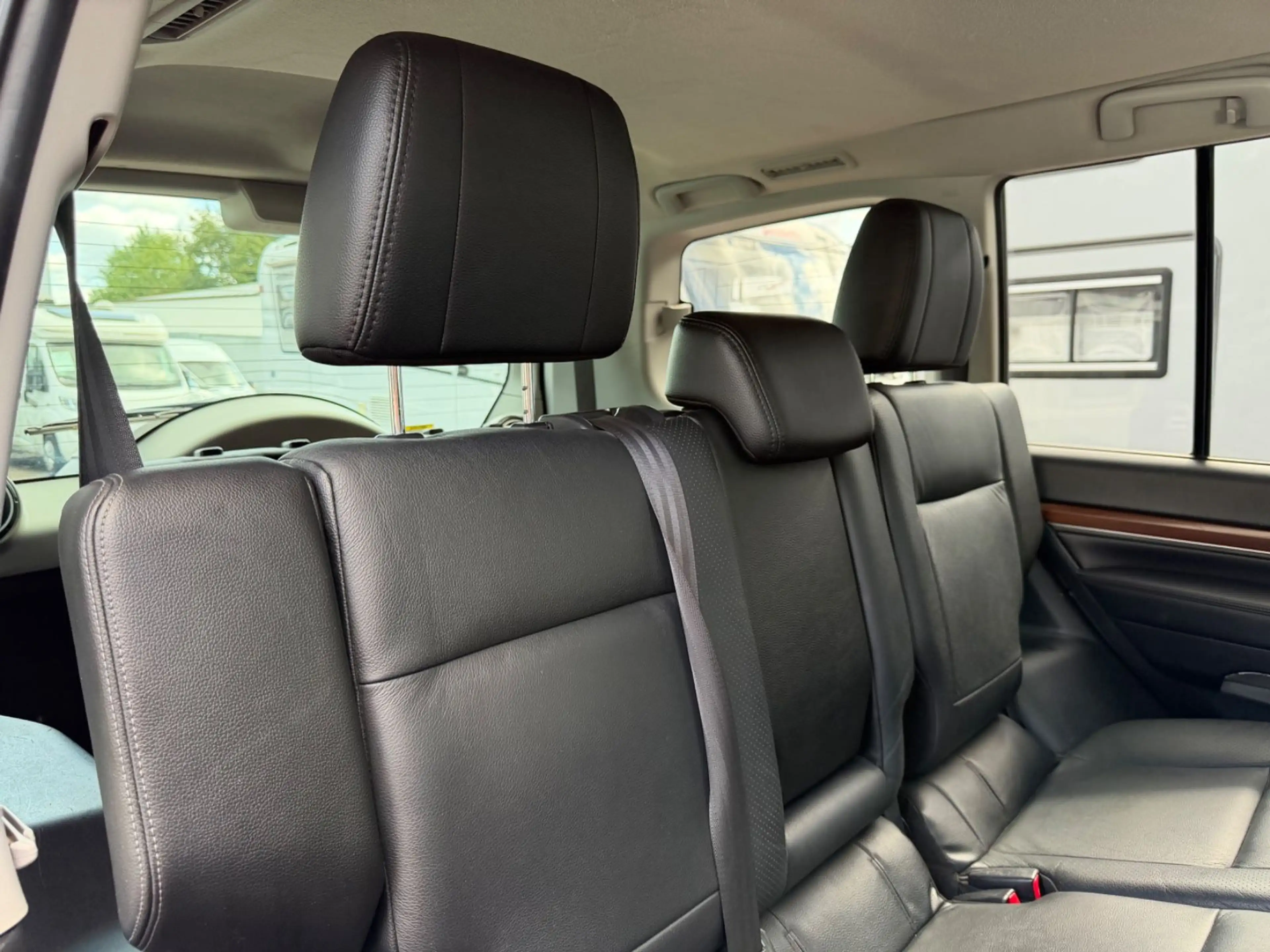 Mitsubishi Pajero 3,2 DI-D 4WD Instyle VOLL 7SITZE XEN PANO — photo 10