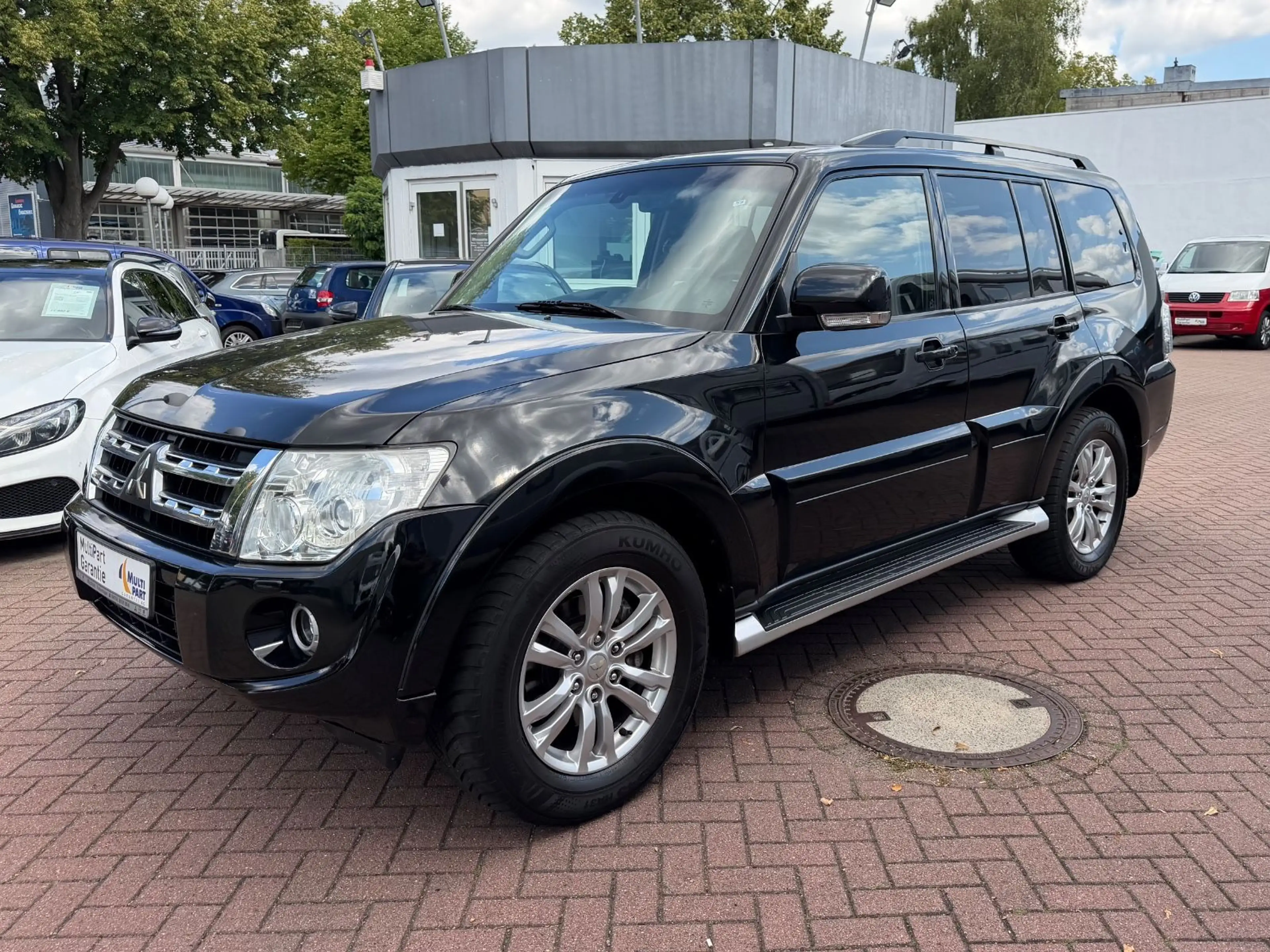 Mitsubishi Pajero 3,2 DI-D 4WD Instyle VOLL 7SITZE XEN PANO — photo 3