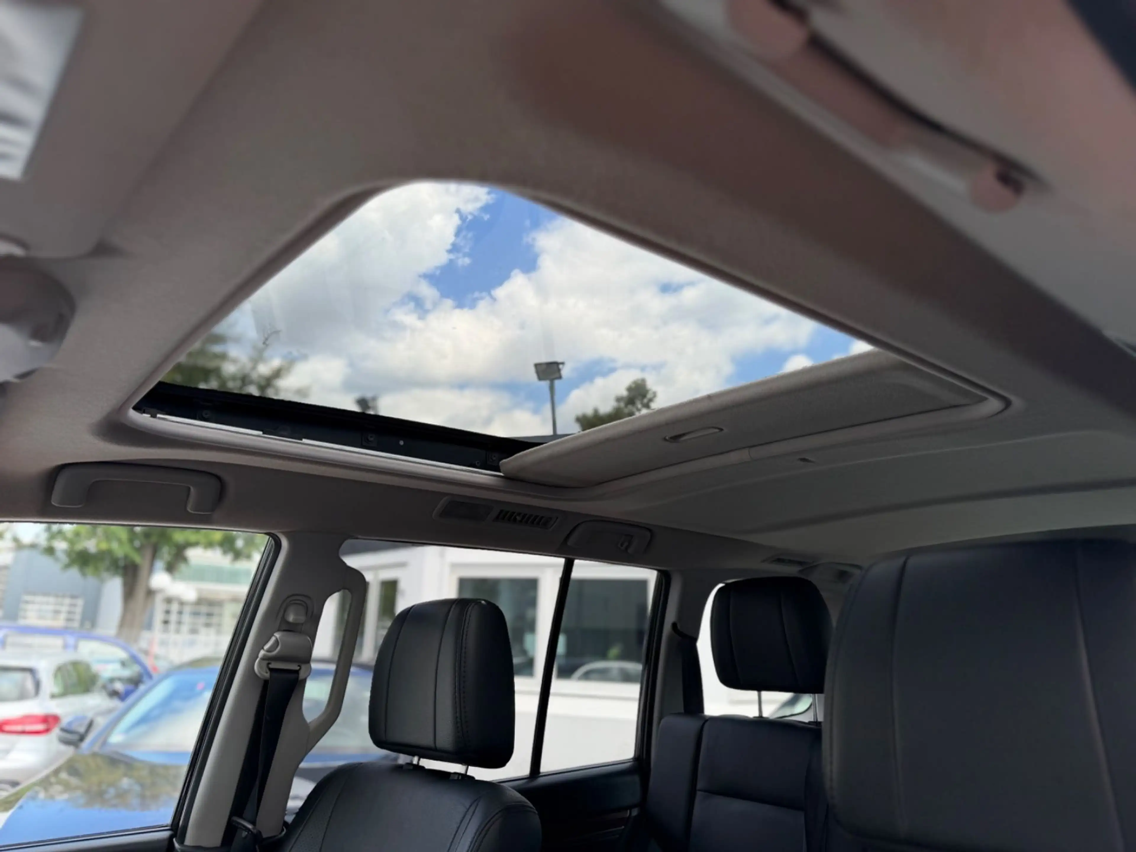Mitsubishi Pajero 3,2 DI-D 4WD Instyle VOLL 7SITZE XEN PANO — photo 15