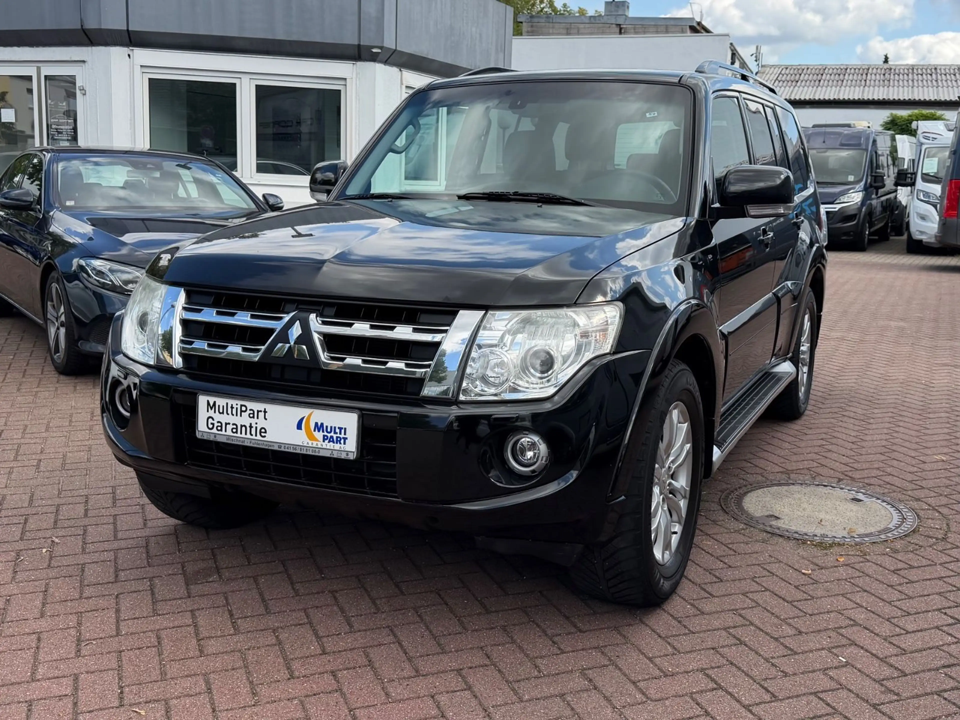 Mitsubishi Pajero 3,2 DI-D 4WD Instyle VOLL 7SITZE XEN PANO — photo 2