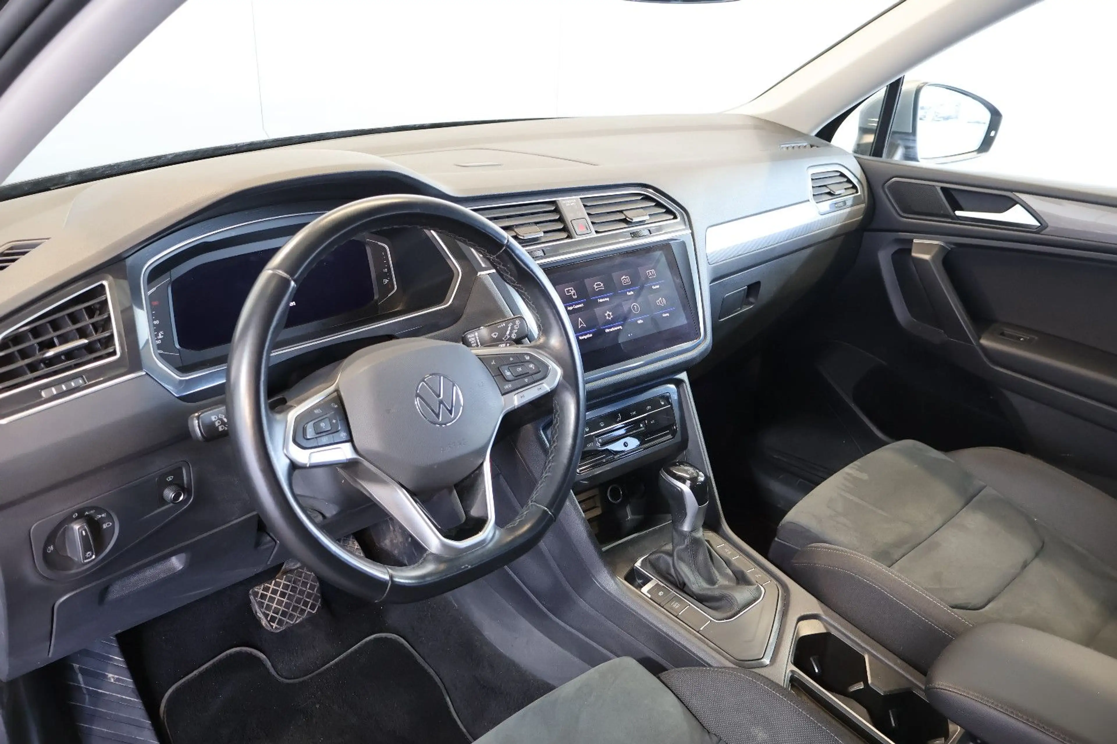Volkswagen Tiguan Allspace 1.5 TSI Life HUD+AID+ACC+LED+AHK — photo 10