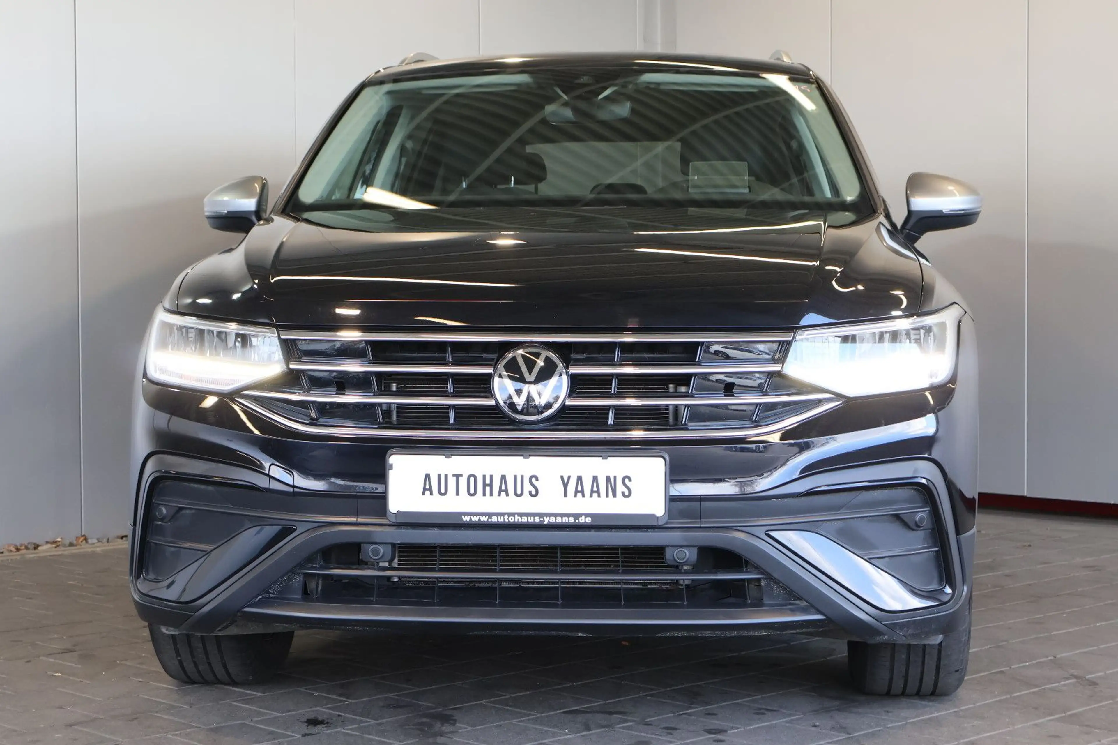 Volkswagen Tiguan Allspace 1.5 TSI Life HUD+AID+ACC+LED+AHK — photo 2