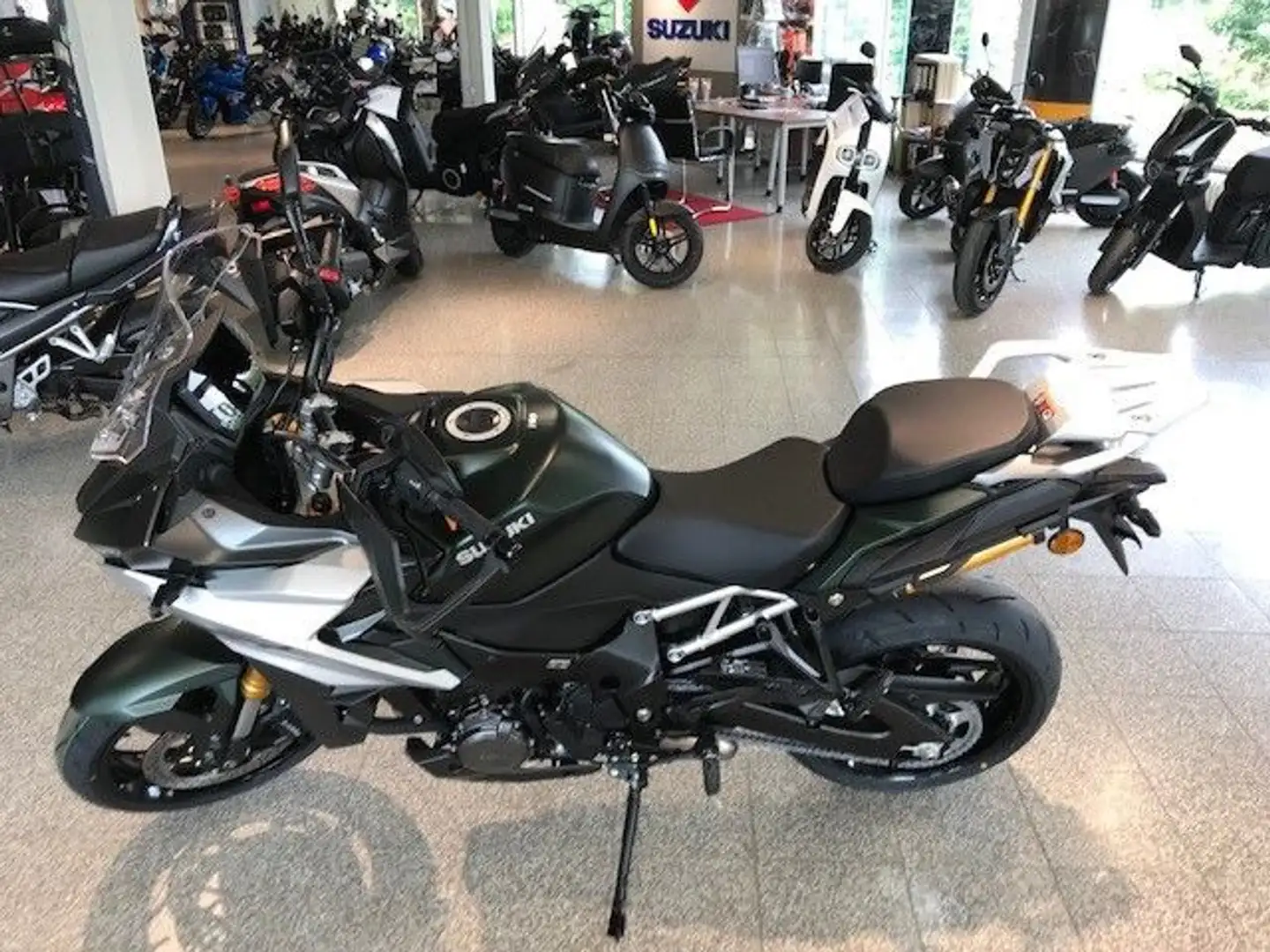 Suzuki GSX-S 1000GX 24 - 2