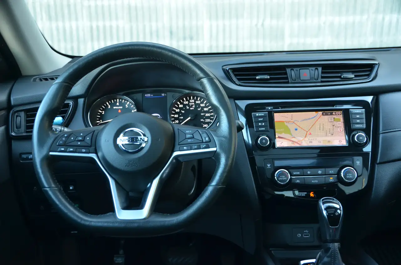 Nissan Rogue снимка Nissan Rogue