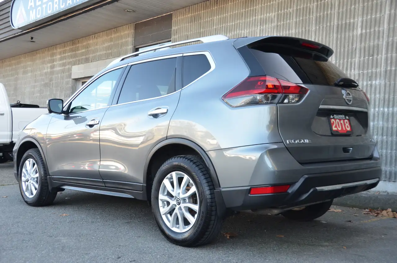 Nissan Rogue снимка Nissan Rogue
