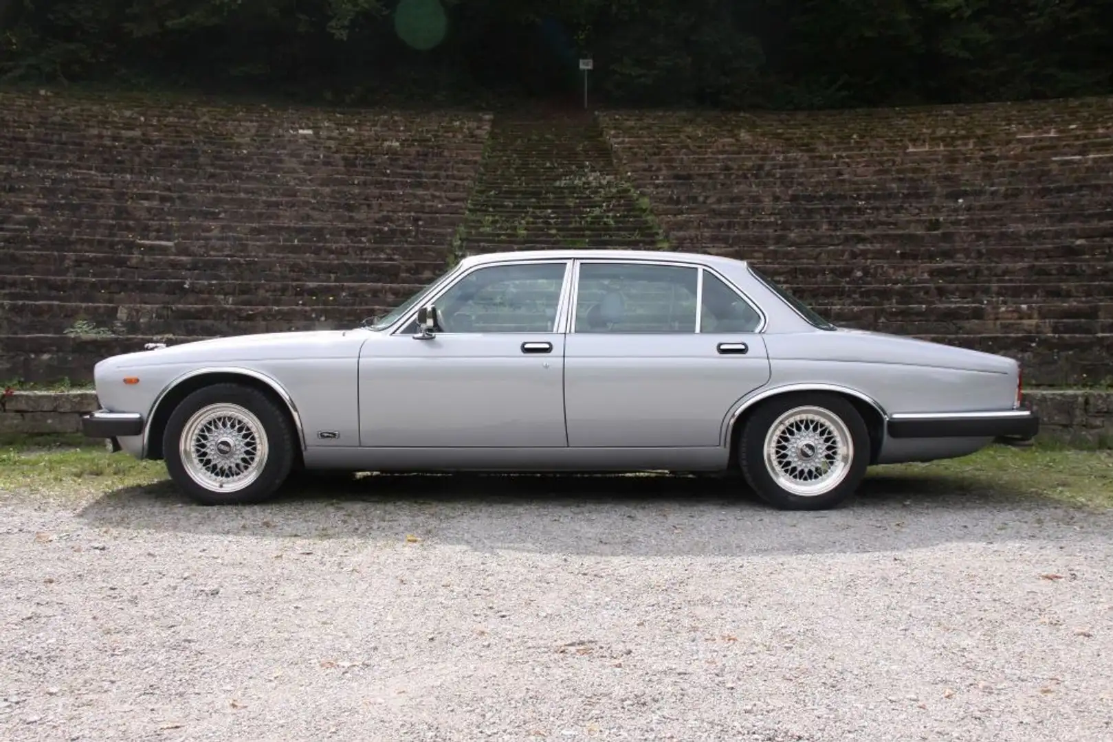 Jaguar XJ12 Gepflegter XJ12 Serie 3 mit BBS Felgen Silber - 2