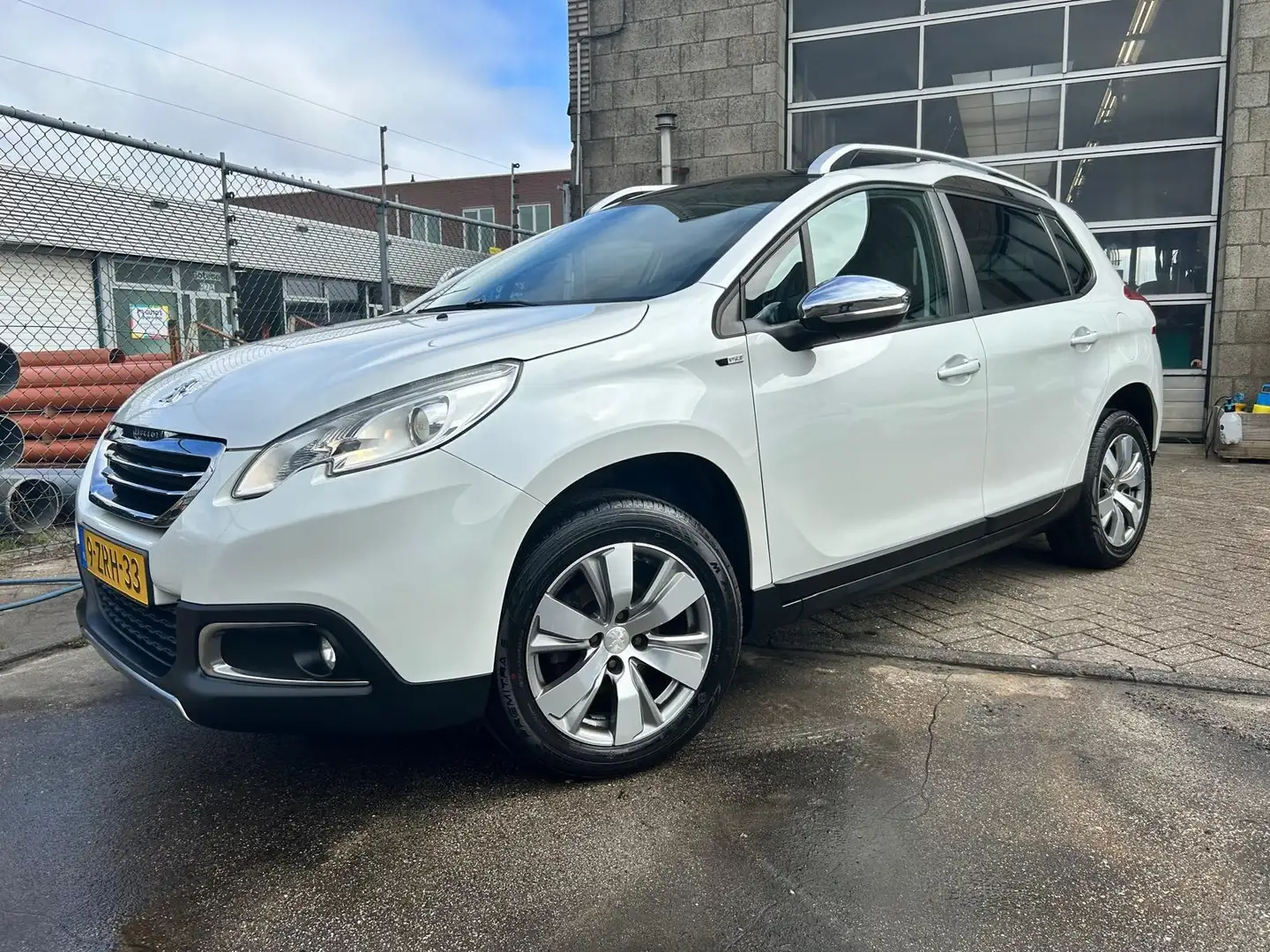 Peugeot 2008 1.2 PureTech Style Panoramadak Bianco - 2