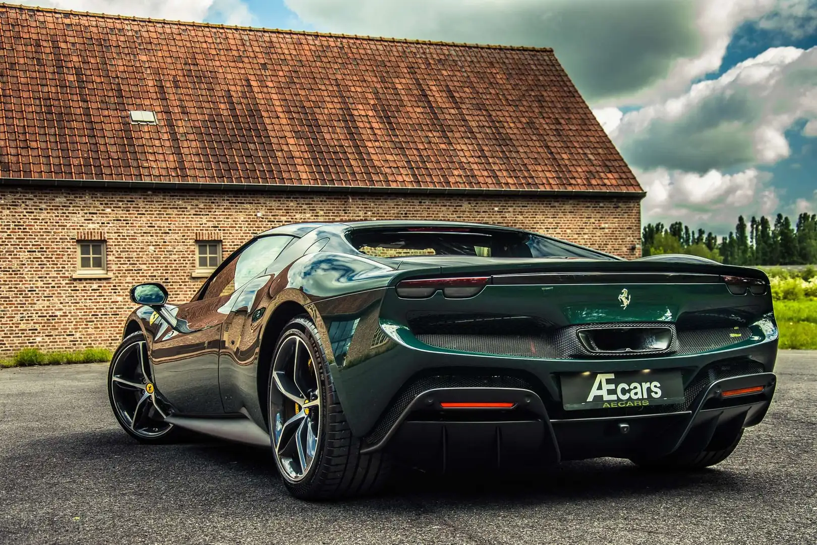 Ferrari 296 GTB *** PTS / NOW AVAILABLE / VAT DEDUCTIBLE *** Vert - 2