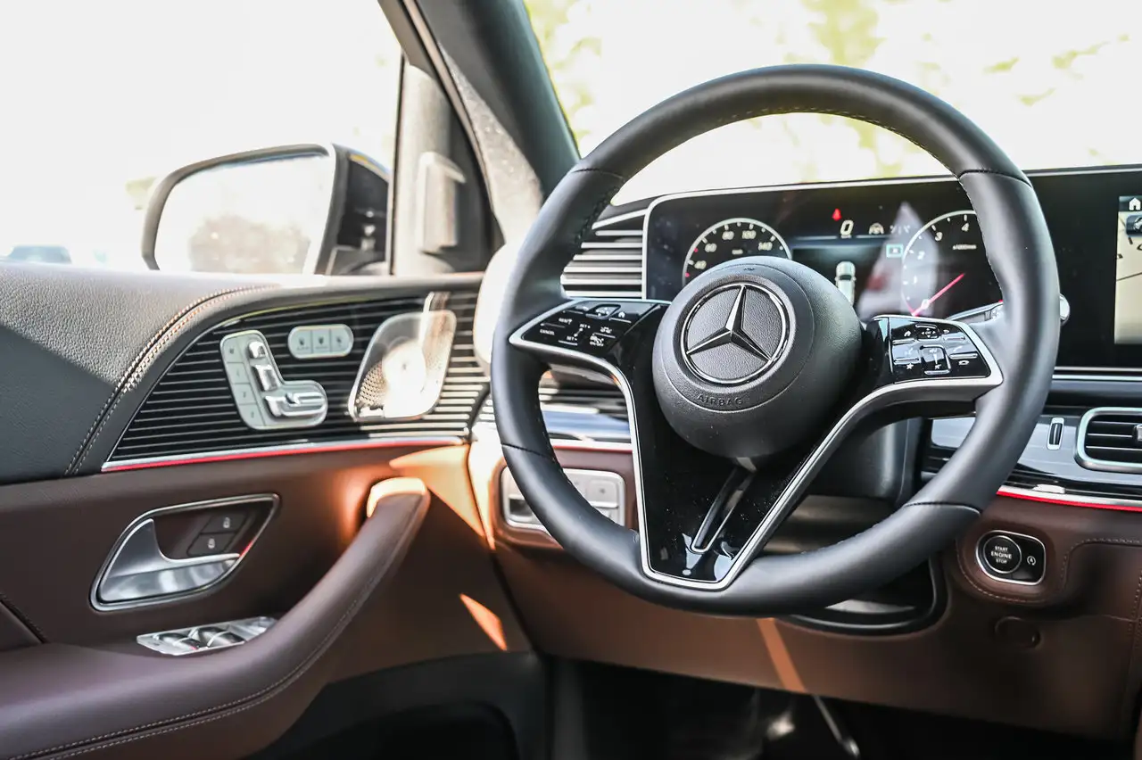 Mercedes-Benz GLE снимка Mercedes-Benz GLE