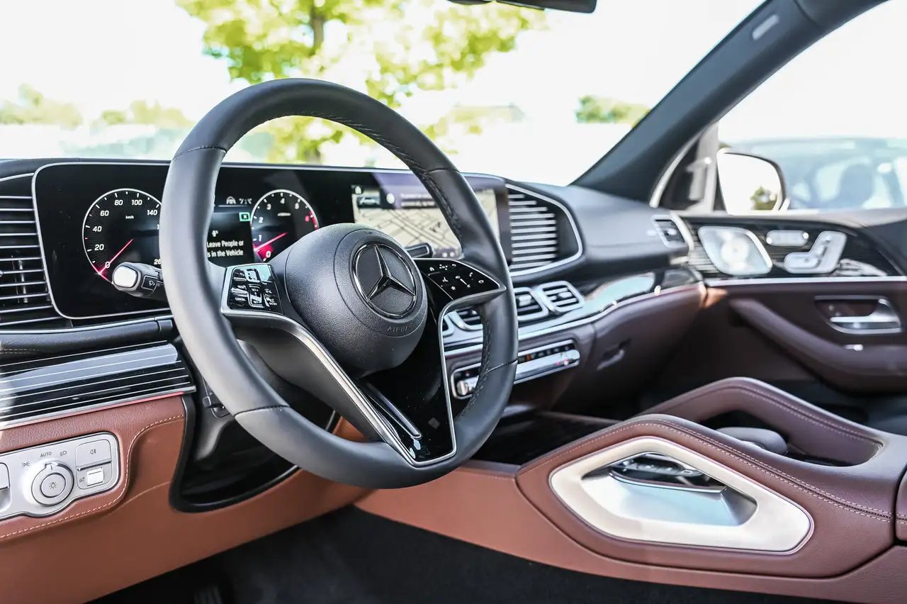 Mercedes-Benz GLE снимка Mercedes-Benz GLE
