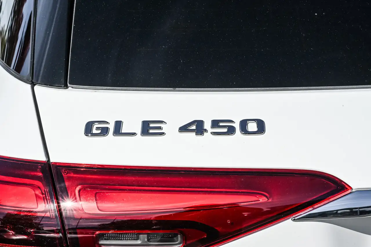 Mercedes-Benz GLE снимка Mercedes-Benz GLE