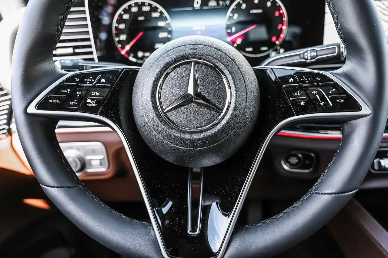 Mercedes-Benz GLE снимка Mercedes-Benz GLE