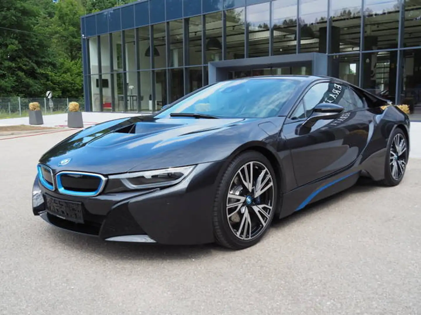BMW i8 PHEV Range Extender Schwarz - 1