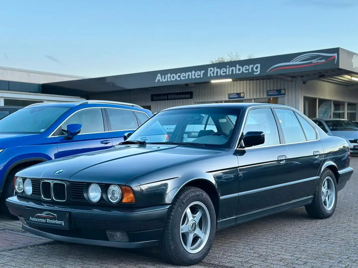 BMW 520 I E34 147000 KM , HU NEU Noir - 1